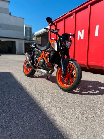 KTM 690 Duke R