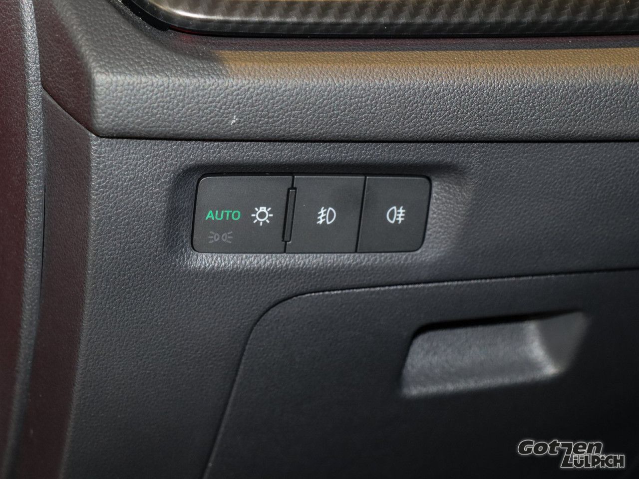Fahrzeugabbildung SKODA Octavia Combi 2.0 TDI RS DSG Navi AHK Pano DCC