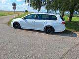 Volkswagen Golf 2.0 TSI DSG 4MOTION BMT R Variant R - mit Benzin-Antrieb: Kombi, 2.0
