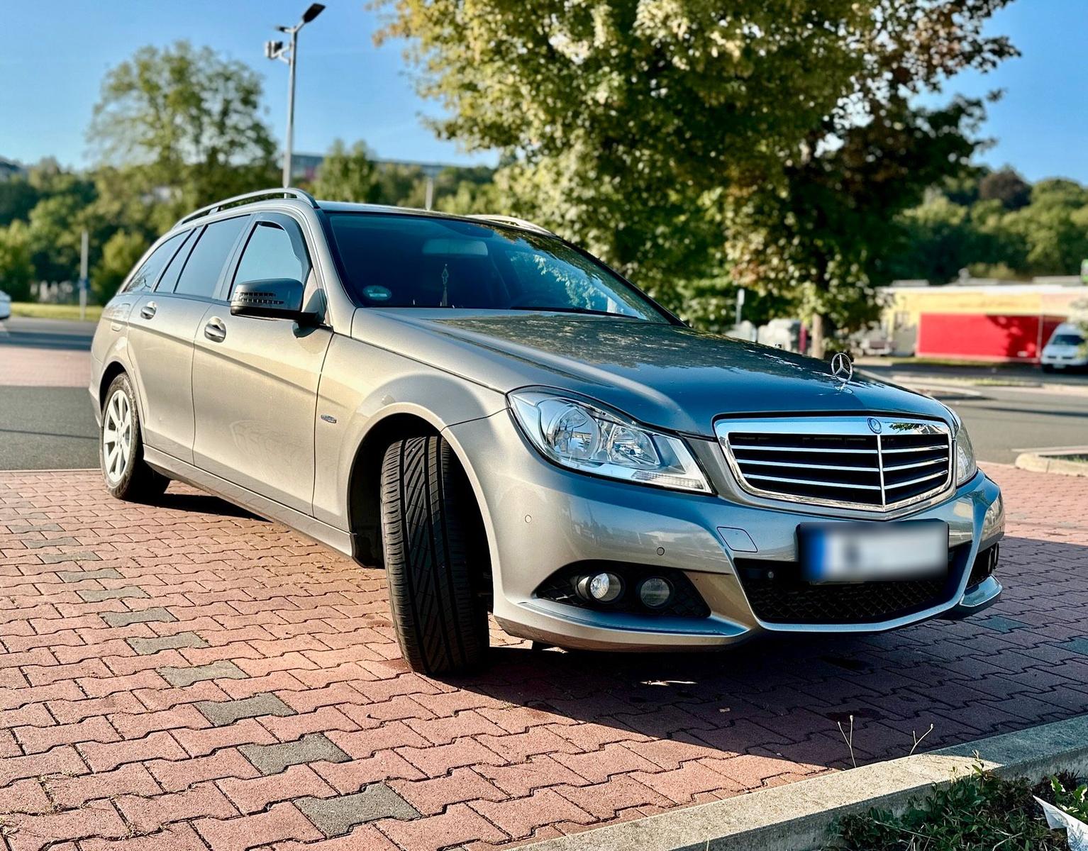 Mercedes-Benz C 220