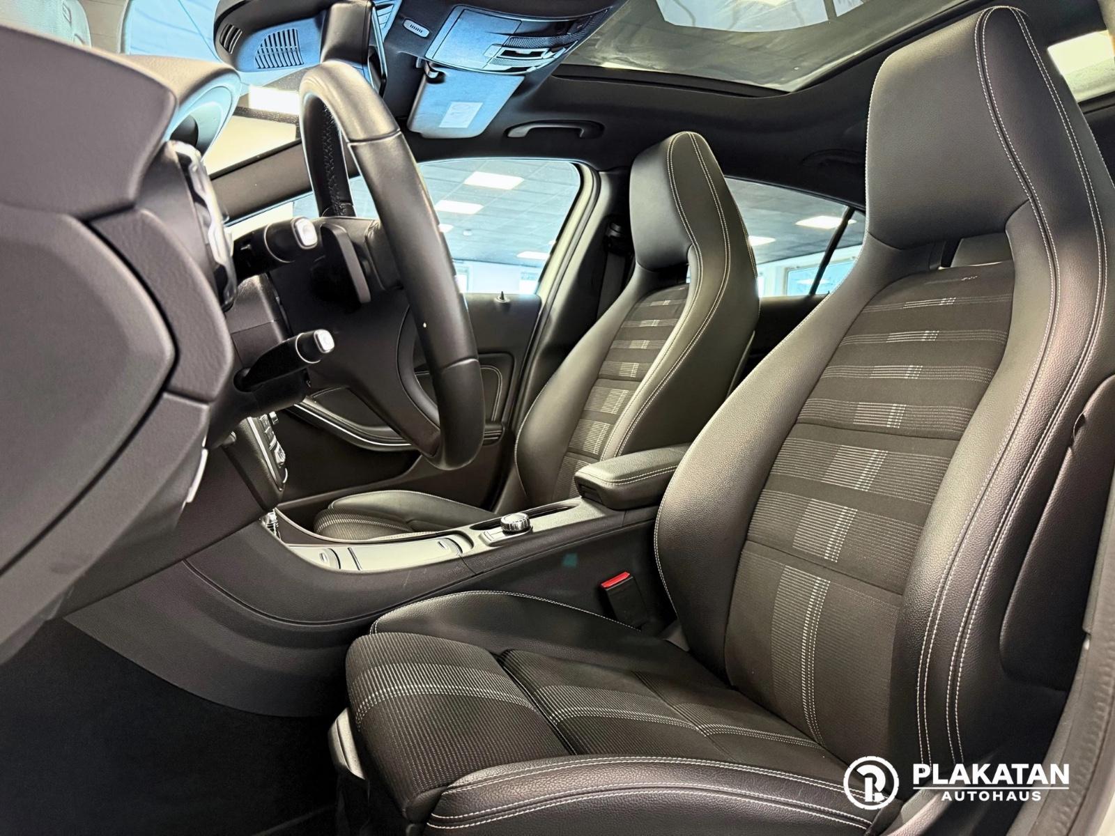Mercedes-Benz GLA 200 AMG Night Packet Panorama Memory
