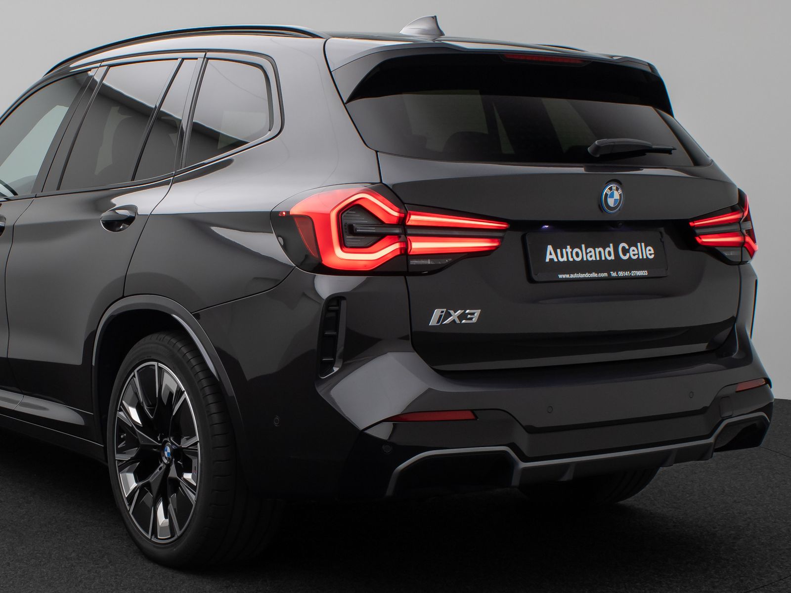Fahrzeugabbildung BMW iX3 Impressive M Sport Pano 360°Laser HUD H/K