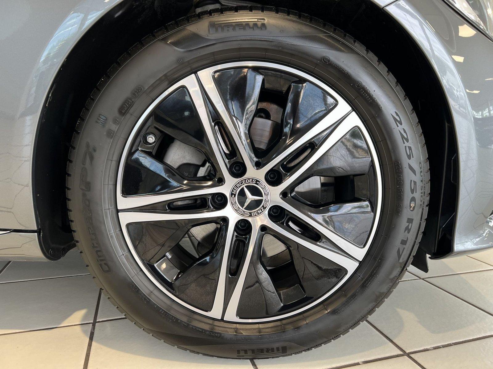 Mercedes-Benz C 180 Avantgarde 8xALU+AHK @ 24M junge Sterne !!