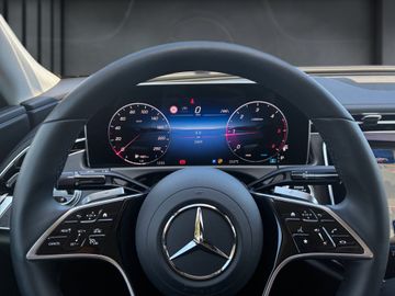 Mercedes E 220 - 8