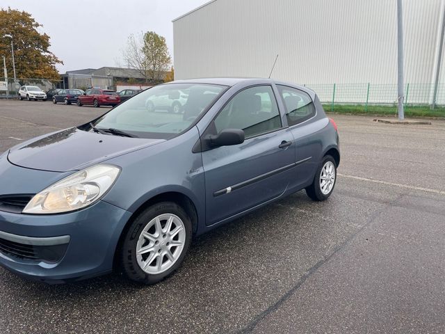 Renault Clio 1.2 | TÜV 2026 |