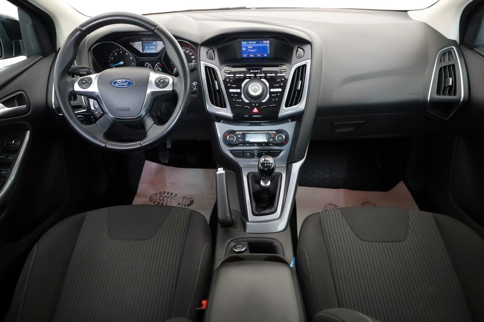 Fahrzeugabbildung Ford Focus Lim. Titanium Easy-Driver-Paket,Allwetter