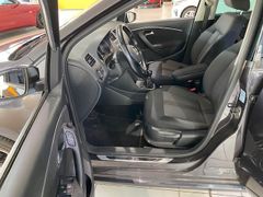Fahrzeugabbildung Volkswagen Polo V Allstar 1.0 5tü. SHZ/PDC/ALU/TEMPOMAT/