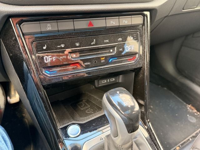 Fahrzeugabbildung Volkswagen T-Roc 2.0 TSI R-Line 4Motion DSG*Leder