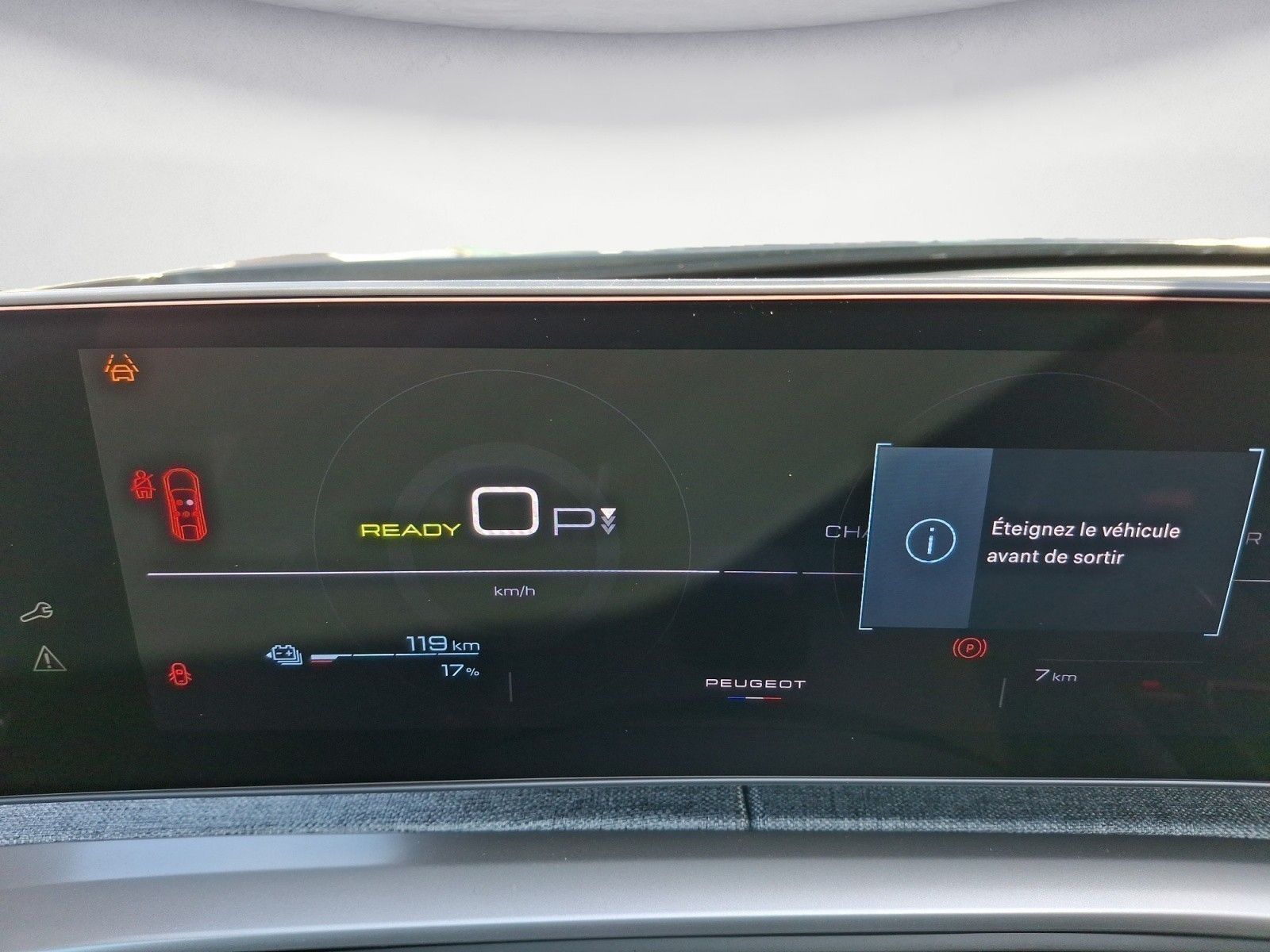 Peugeot e-3008 - Bild 11