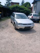 Volkswagen Golf 4 Kombi - Volkswagen Golf aus 2001: Kombi