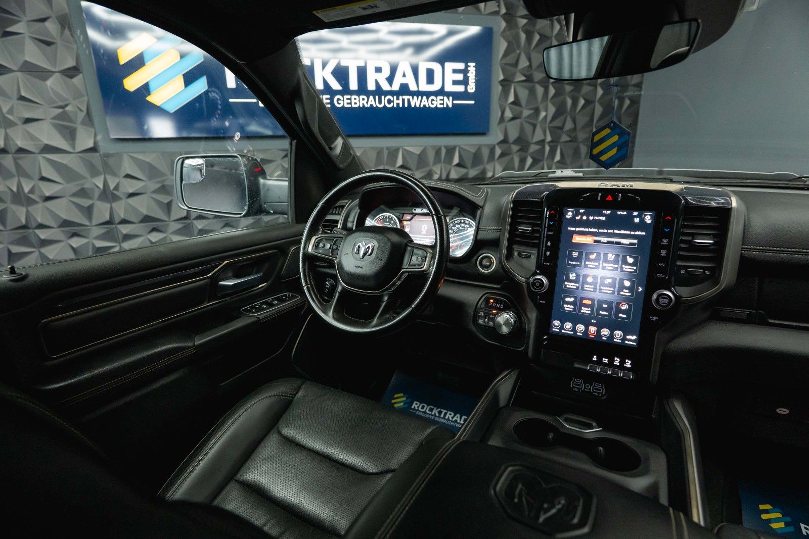 Fahrzeugabbildung Dodge RAM 5.7 V8 HEMI 4x4 OFFROAD Night Limited 19%