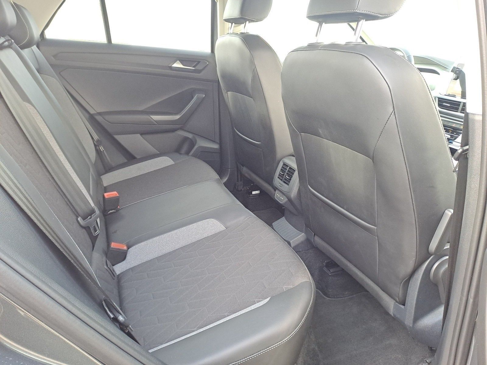 Volkswagen T-Roc - Bild 13