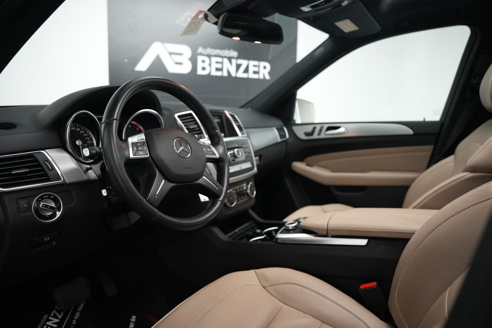 Fahrzeugabbildung Mercedes-Benz ML ML 350 CDI *AMG-Line*Panorama*Rückfahrkamera