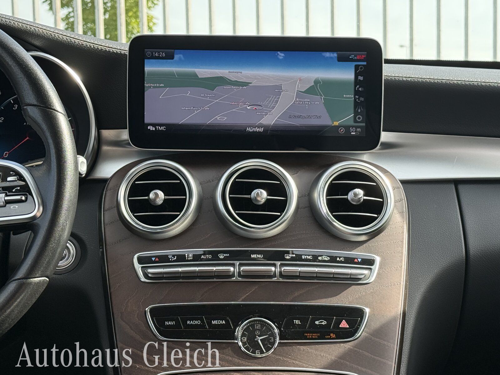 Fahrzeugabbildung Mercedes-Benz C 180 Avantgarde (EURO 6d-TEMP) COMAND APS/Navi