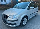 Volkswagen Touran Trendline / AHK - gebrauchte Volkswagen Touran aus dem Jahr 2009