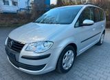 Volkswagen Touran Trendline / AHK - Volkswagen Touran aus 2009