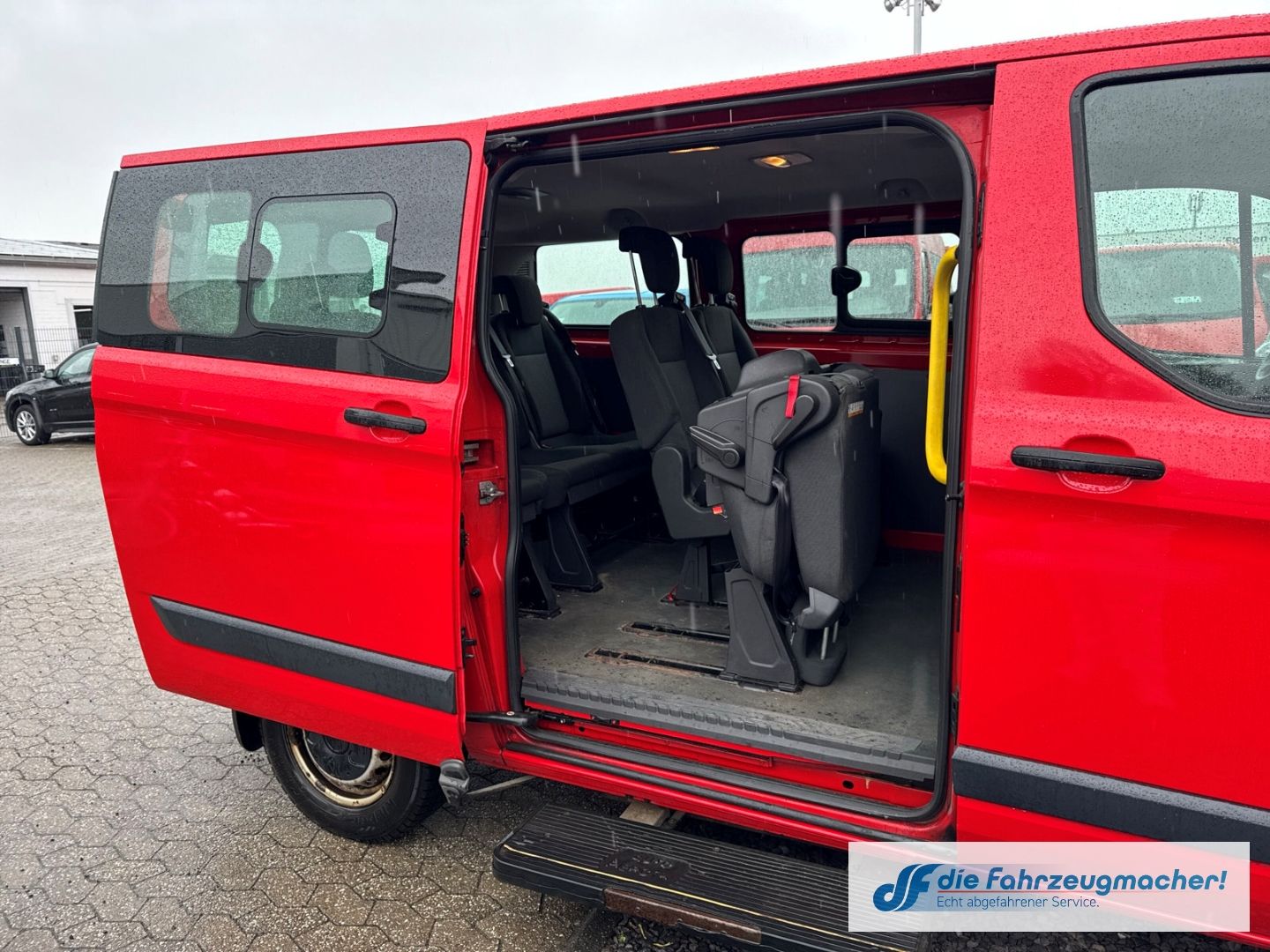 Fahrzeugabbildung Ford Transit Custom Kombi 300 L1 2.2 TDCi *8320 *EXPO