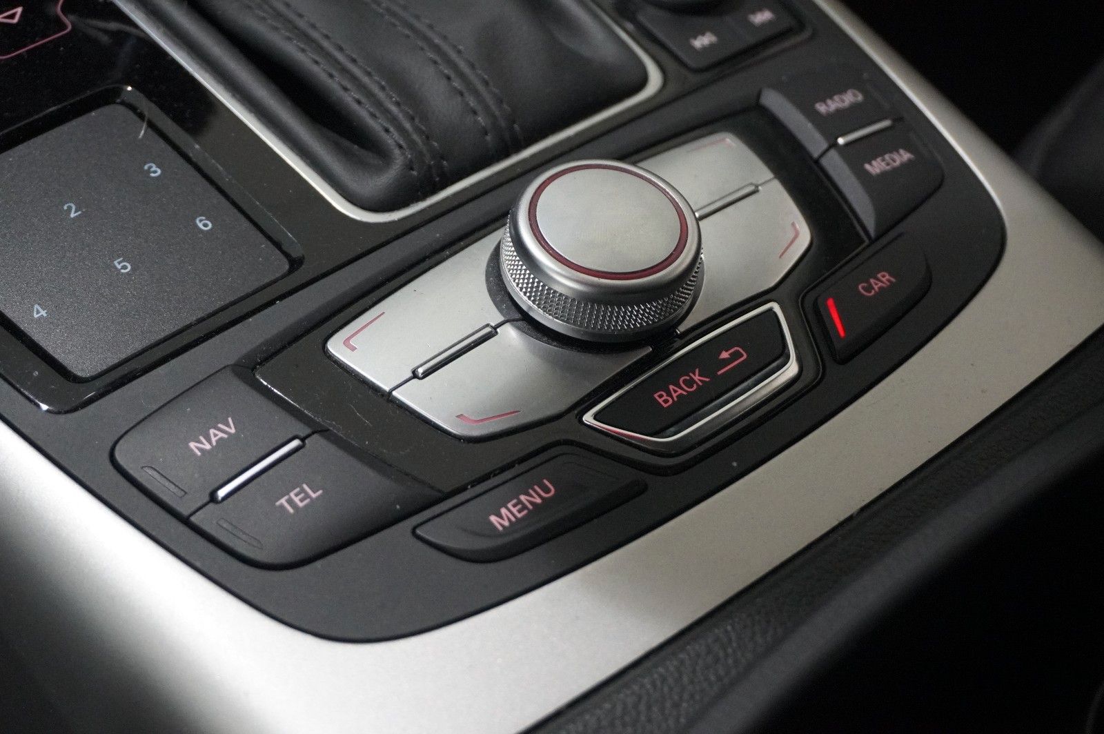 Fahrzeugabbildung Audi A6 Avant 2.0 TFSI QUATTRO NAVI/LED/KAMERA/SH/TÜV