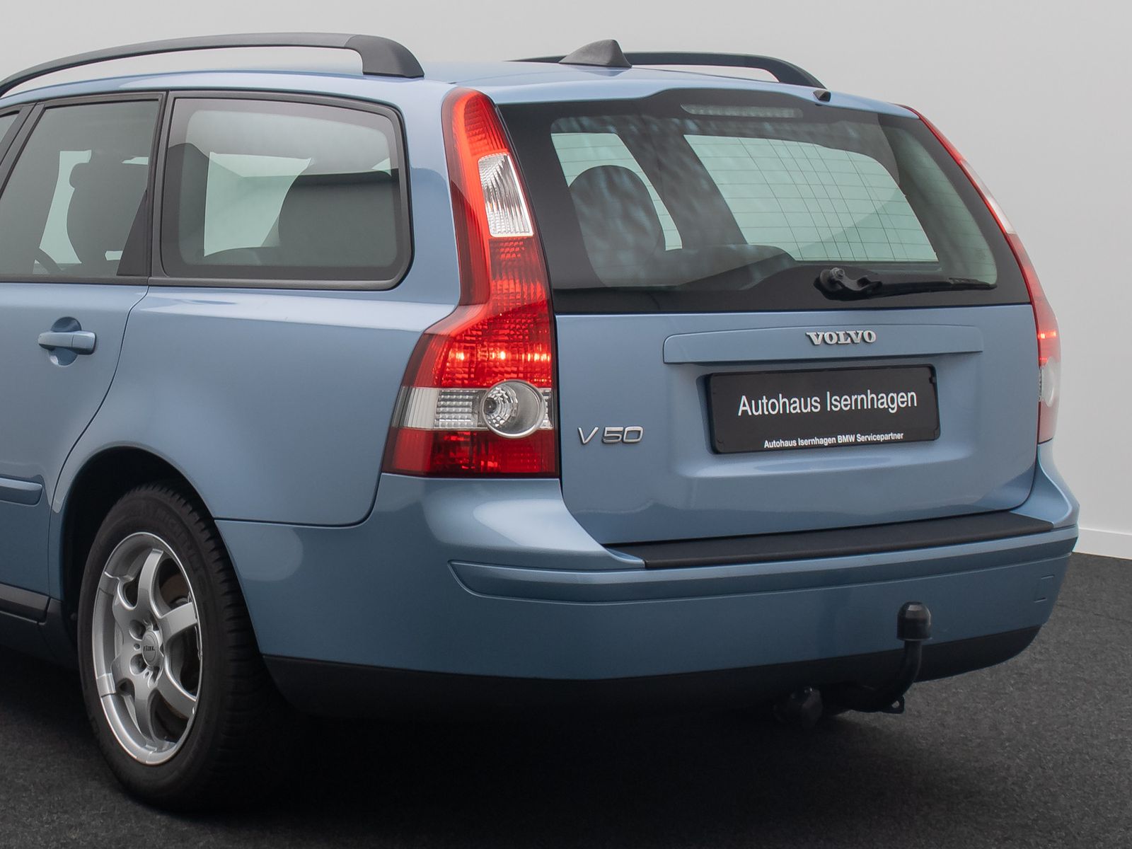 Fahrzeugabbildung Volvo V50 2.0 D Momentum BiXenon AHK HiFi Alarm Tempom