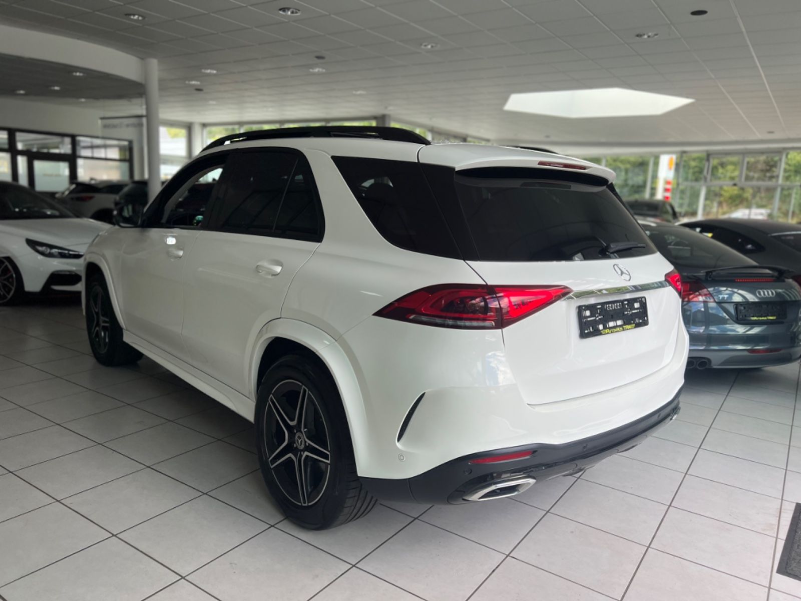 Fahrzeugabbildung Mercedes-Benz GLE 350 d 4Matic AMG Line PANORAMA*AHK*SITZBELÜF