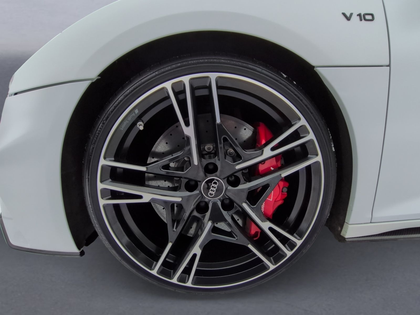 R8 Spyder V10 performance quattro