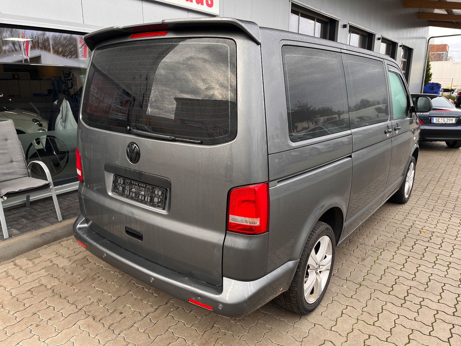 Fahrzeugabbildung Volkswagen T5 Transporter Bus Caravelle Trendline 2.0 TDI