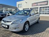 Hyundai i30 cw 1.6 *Automatik*2.Hand*Klima*SitzHeizung* - Hyundai Gebrauchtwagen von 2009