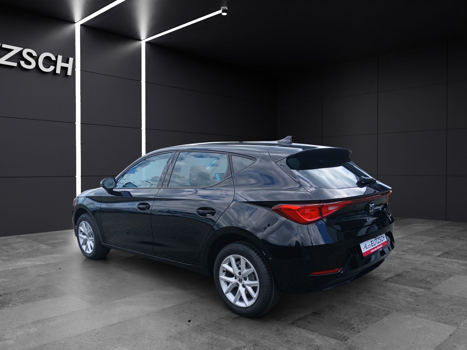 Fahrzeugabbildung SEAT Leon 1.5 eTSI Road Edition Kamera SH