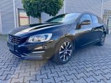 Volvo V60 T3 Linje Svart - LEDER + NAVI + 4x SHZ + SHD - Volvo V60 mit Benzin-Antrieb: Navigationssystem, Kombi