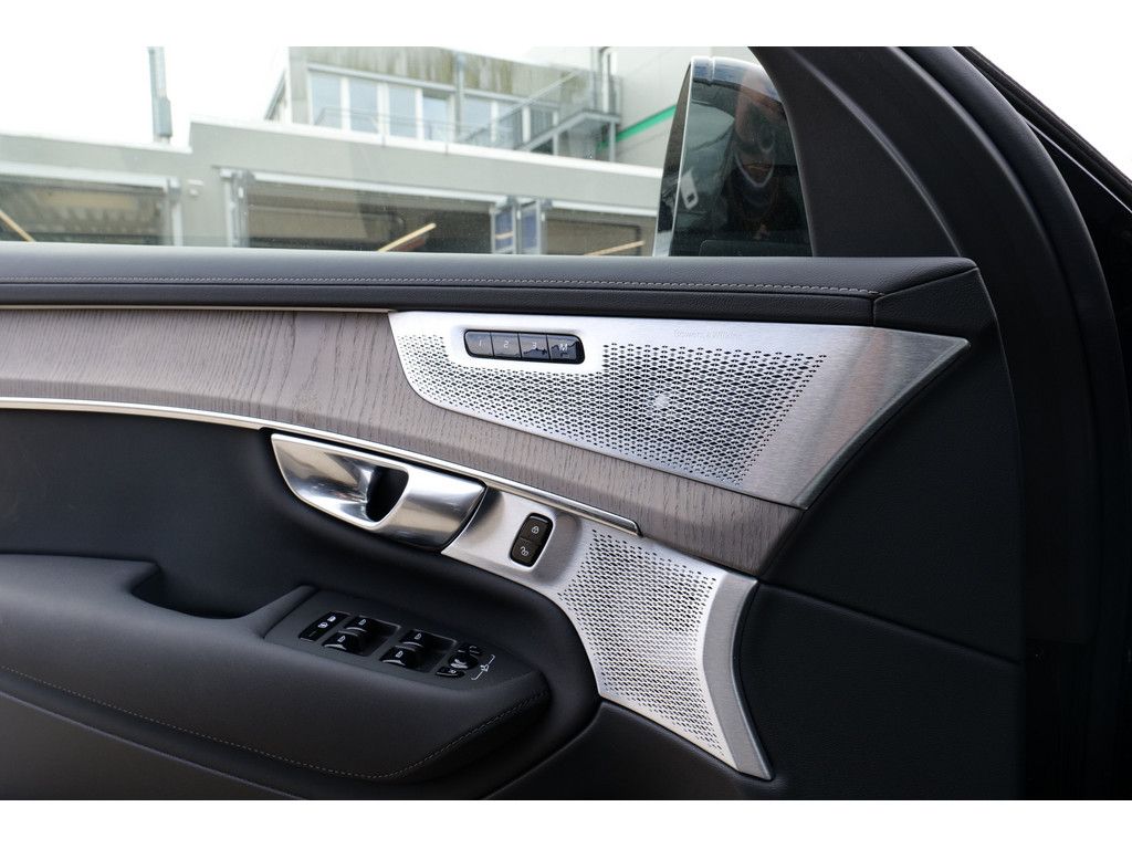 Volvo XC90 2.0 Ultra Dark Recharge Plug-In Hybrid AWD foto 24