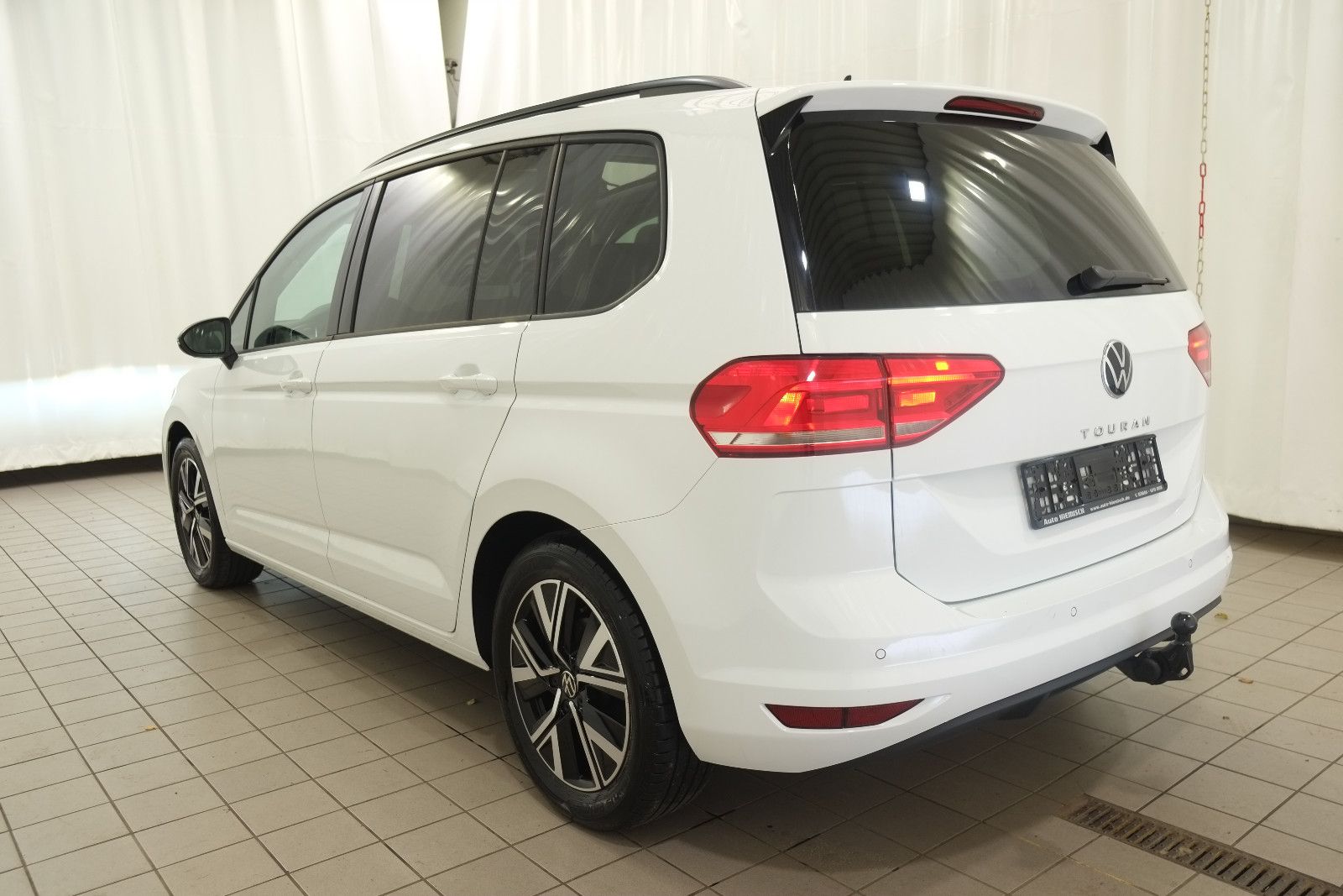 Volkswagen Touran Comfortline Panorama AHK Matrix imagem 3