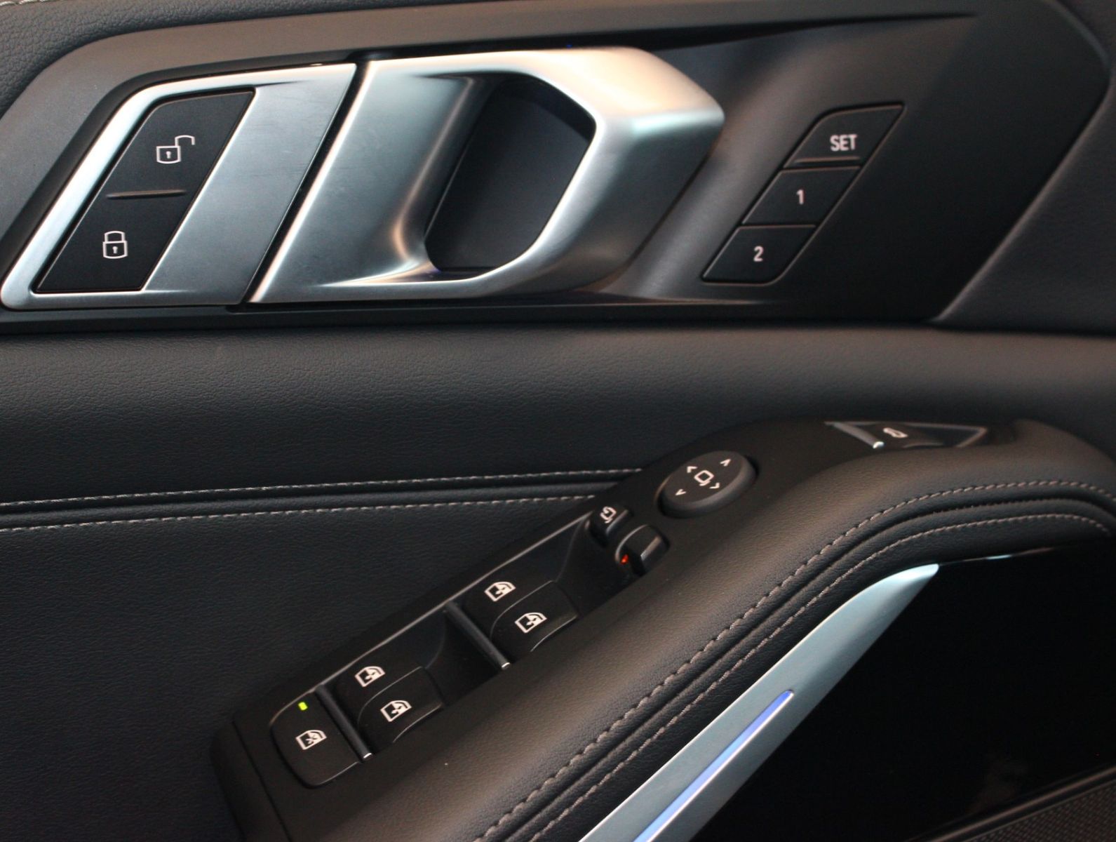 Fahrzeugabbildung BMW X5 xDrive30d M-Sport*PNRM*HUD*Kamera