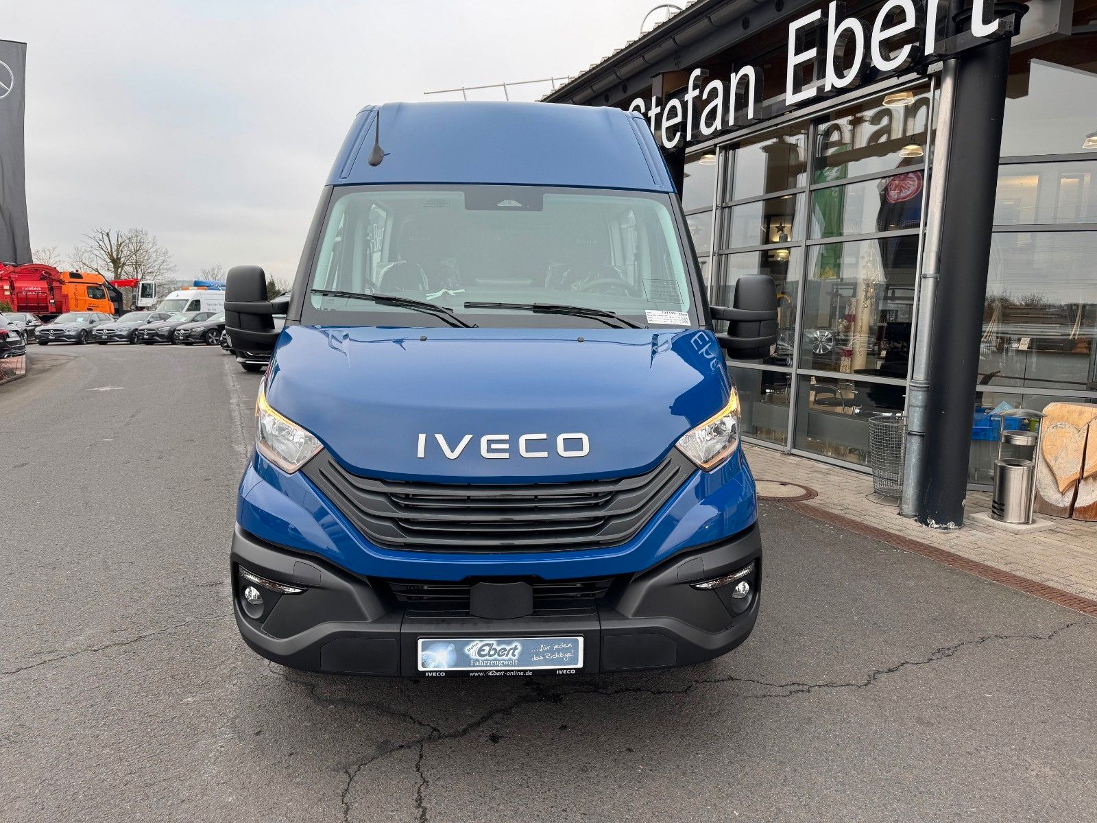 Fahrzeugabbildung Iveco Daily 50C18HA8 3.0L *CrewVan*AHK*Automatik*