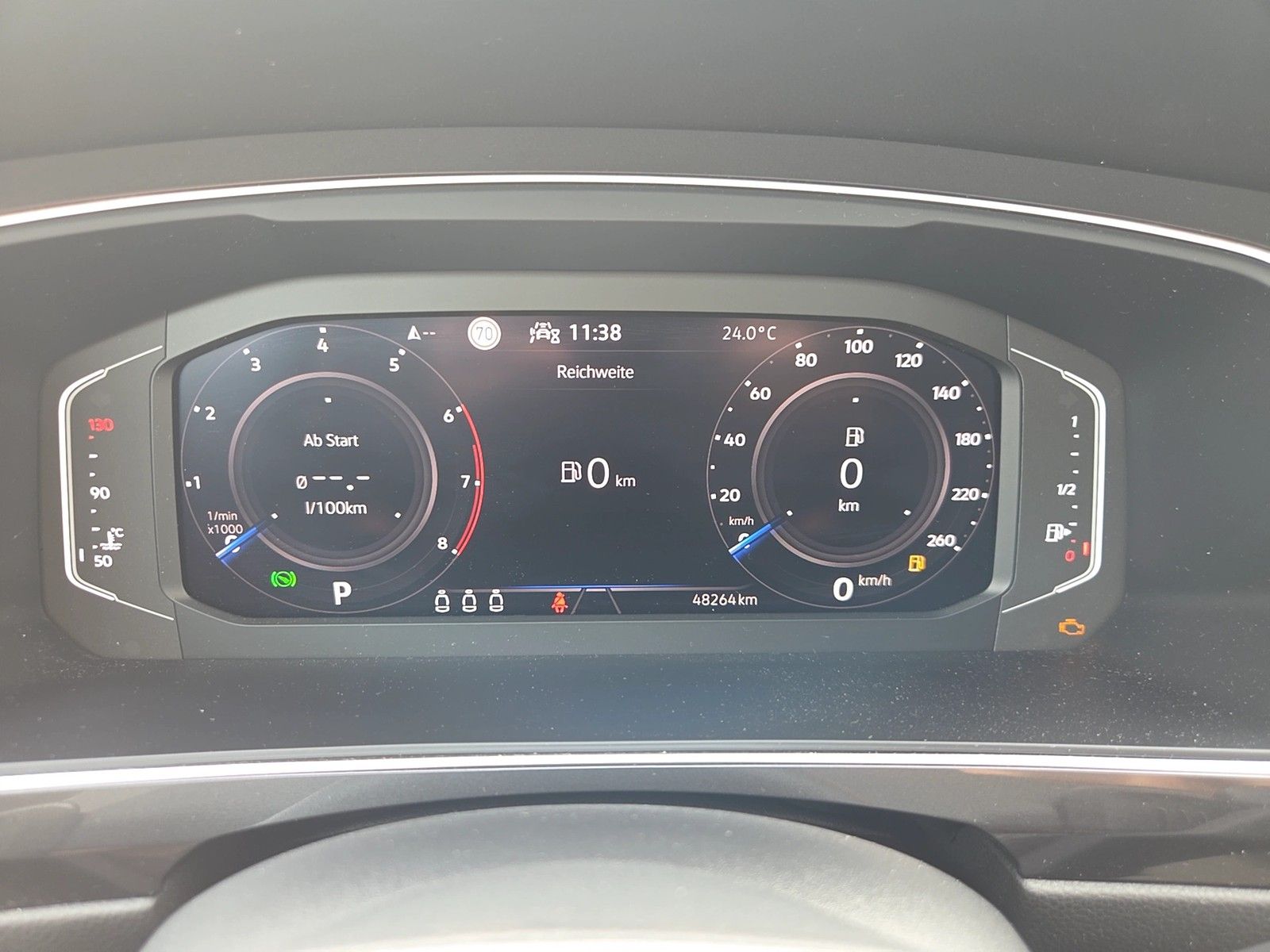 Fahrzeugabbildung Volkswagen Tiguan Allspace TSI Life DSG LED Navi ACC AHK Pa