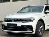 Volkswagen Tiguan R-Line Panorama/Totwinkelassistent/Spurh. - VW Tiguan Gebrauchtwagen in Stuttgart