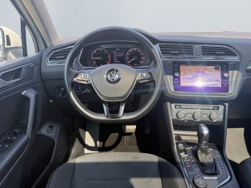 Volkswagen Tiguan - 12