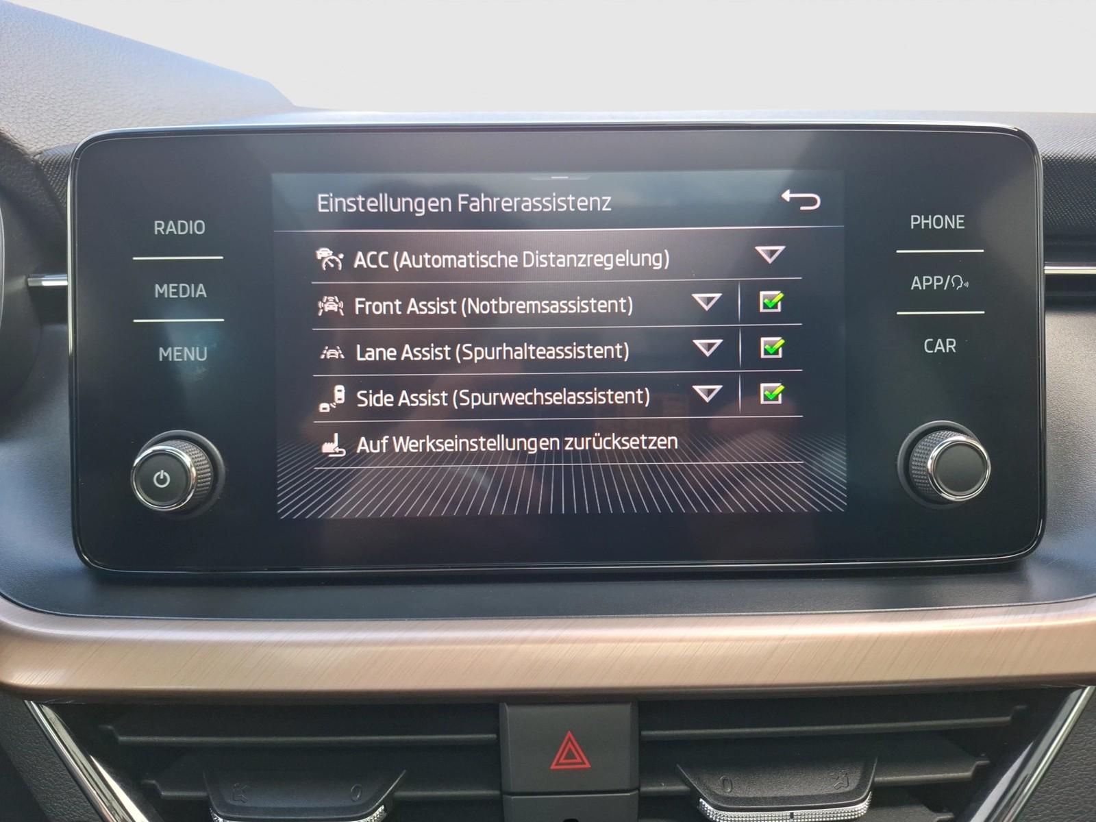 Skoda Scala TSI Style DSG LED VC Pano ACC RFK SH 18"