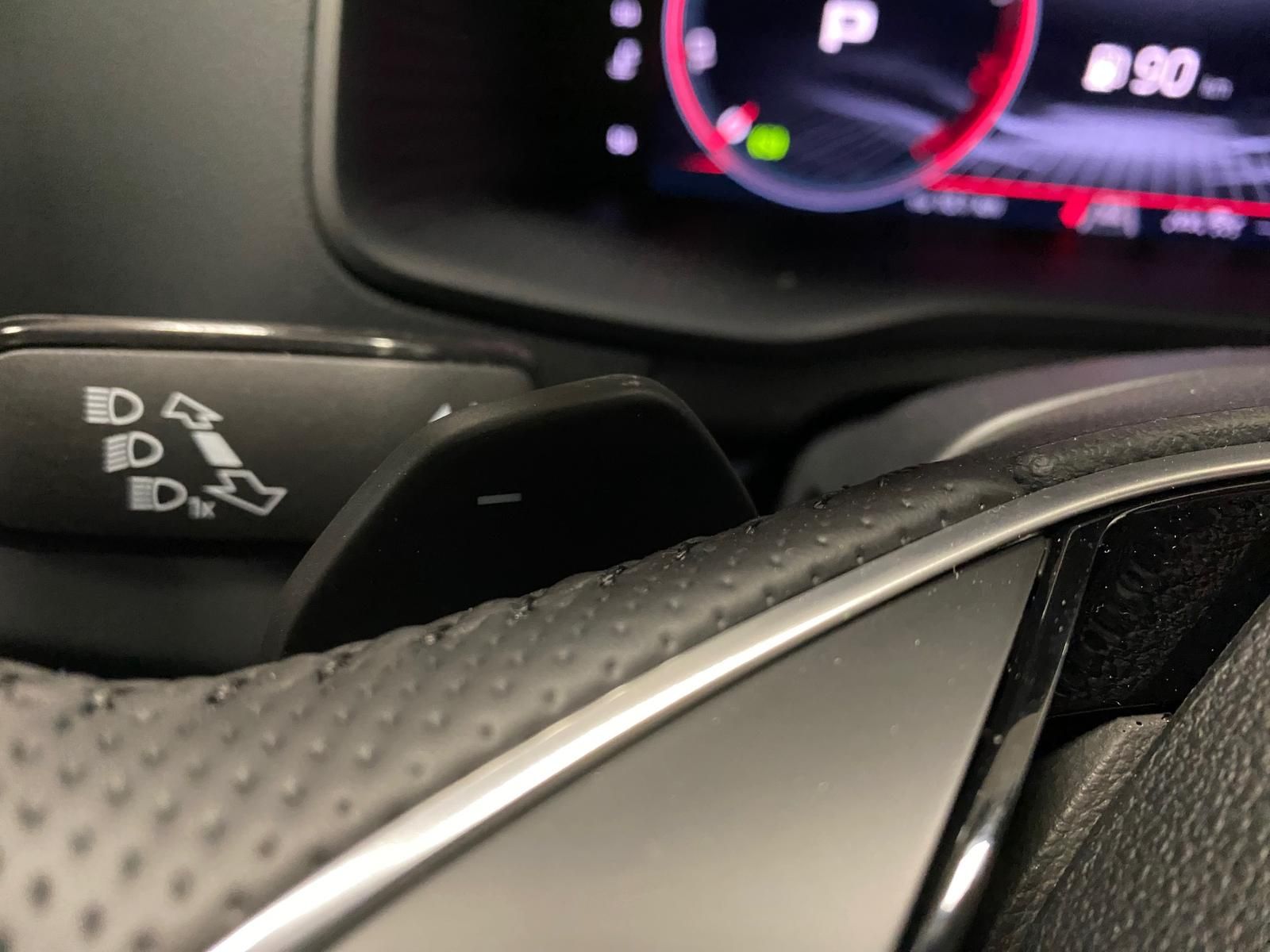 Fahrzeugabbildung SKODA Karoq 1.5 TSI SPORTLINE+MATRIX+ACC+AHK+APP+RFK++