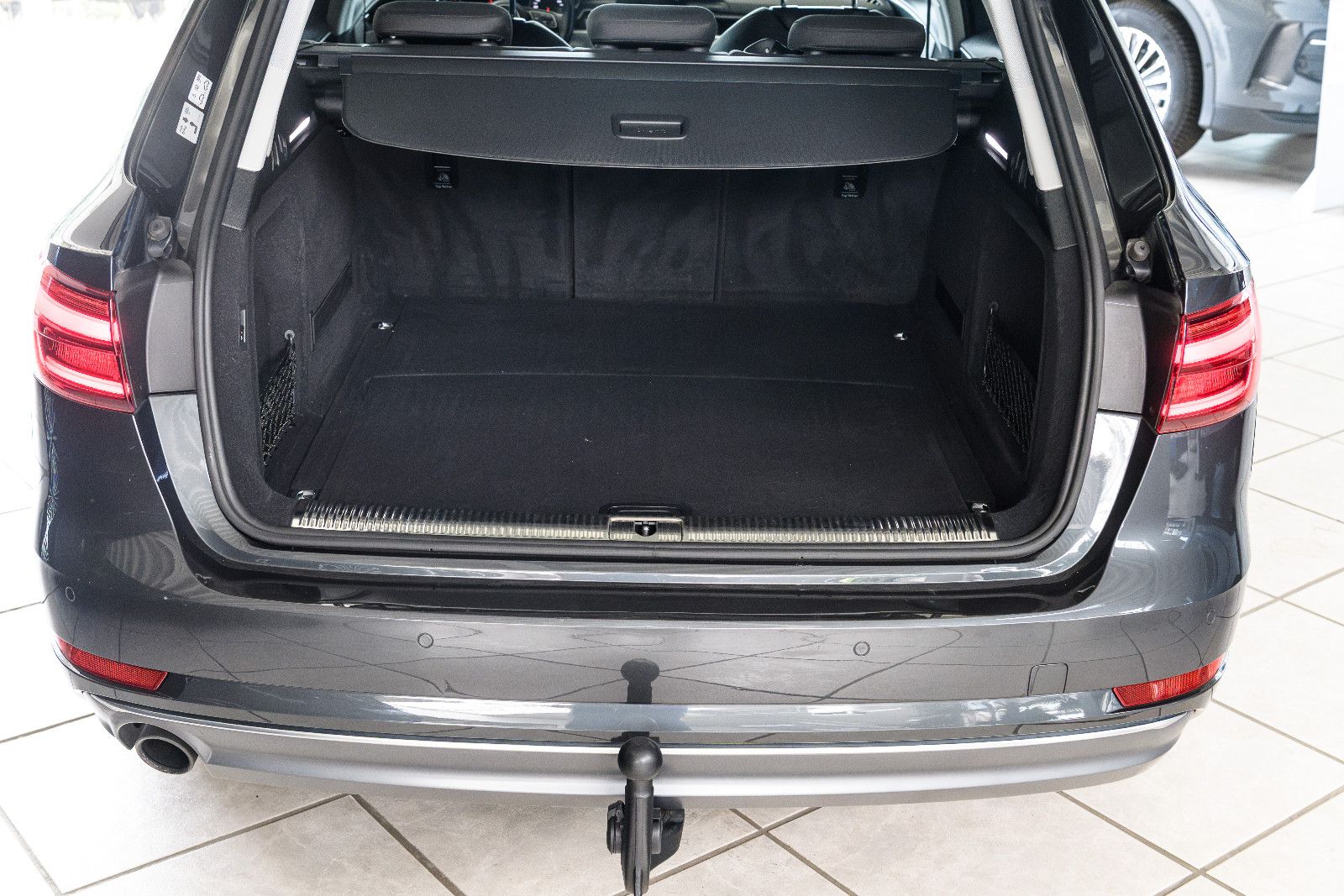 Fahrzeugabbildung Audi A4 Avant sport +LED +MICHELIN