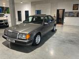 Mercedes-Benz 300 D W124 AHK,ALU,Schiebedach,TOP - Mercedes-Benz 300: W124 300d