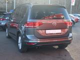 Volkswagen Touran 1.4 LED Standheizung Tempomat Sitzheizung - VW Touran von 2018