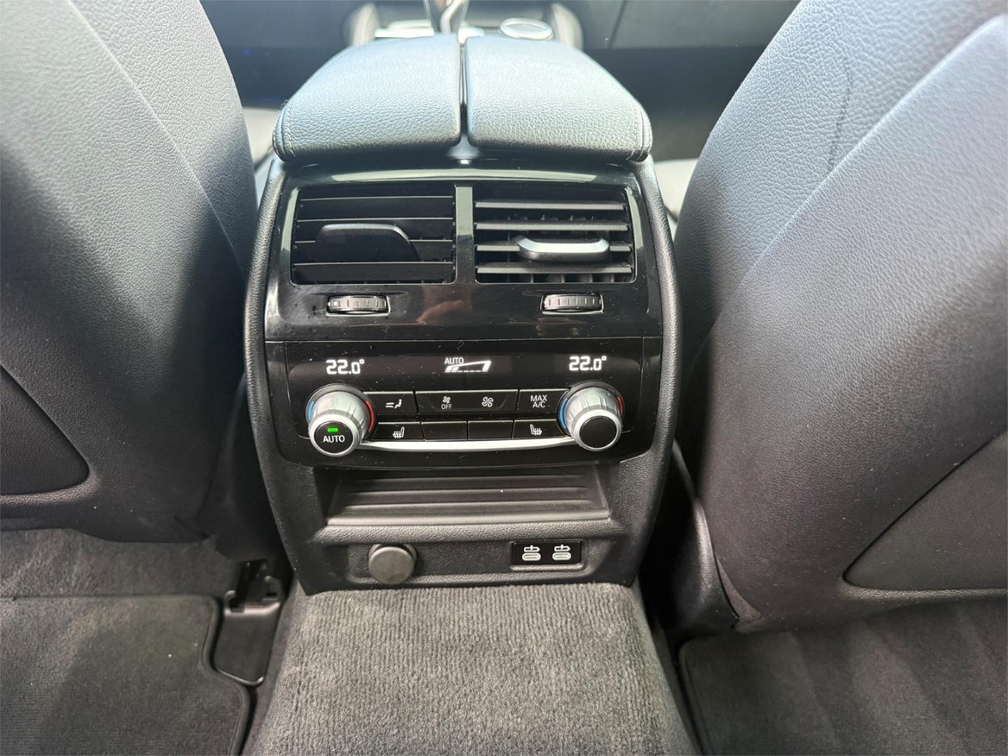 BMW 530 d Touring M-Sport/HUD/HiFi/RFK/AHK/Pano