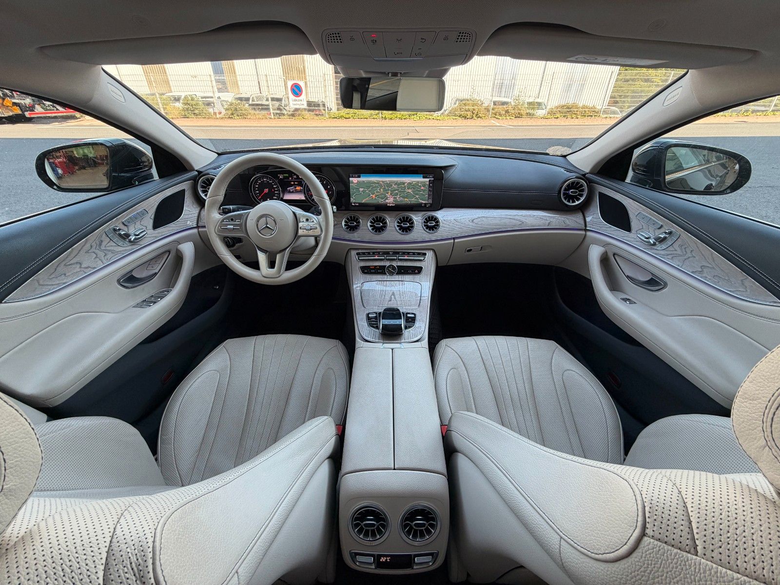 Fahrzeugabbildung Mercedes-Benz CLS 450 4M+Distr+ESD+AirM+Sitzklima+360