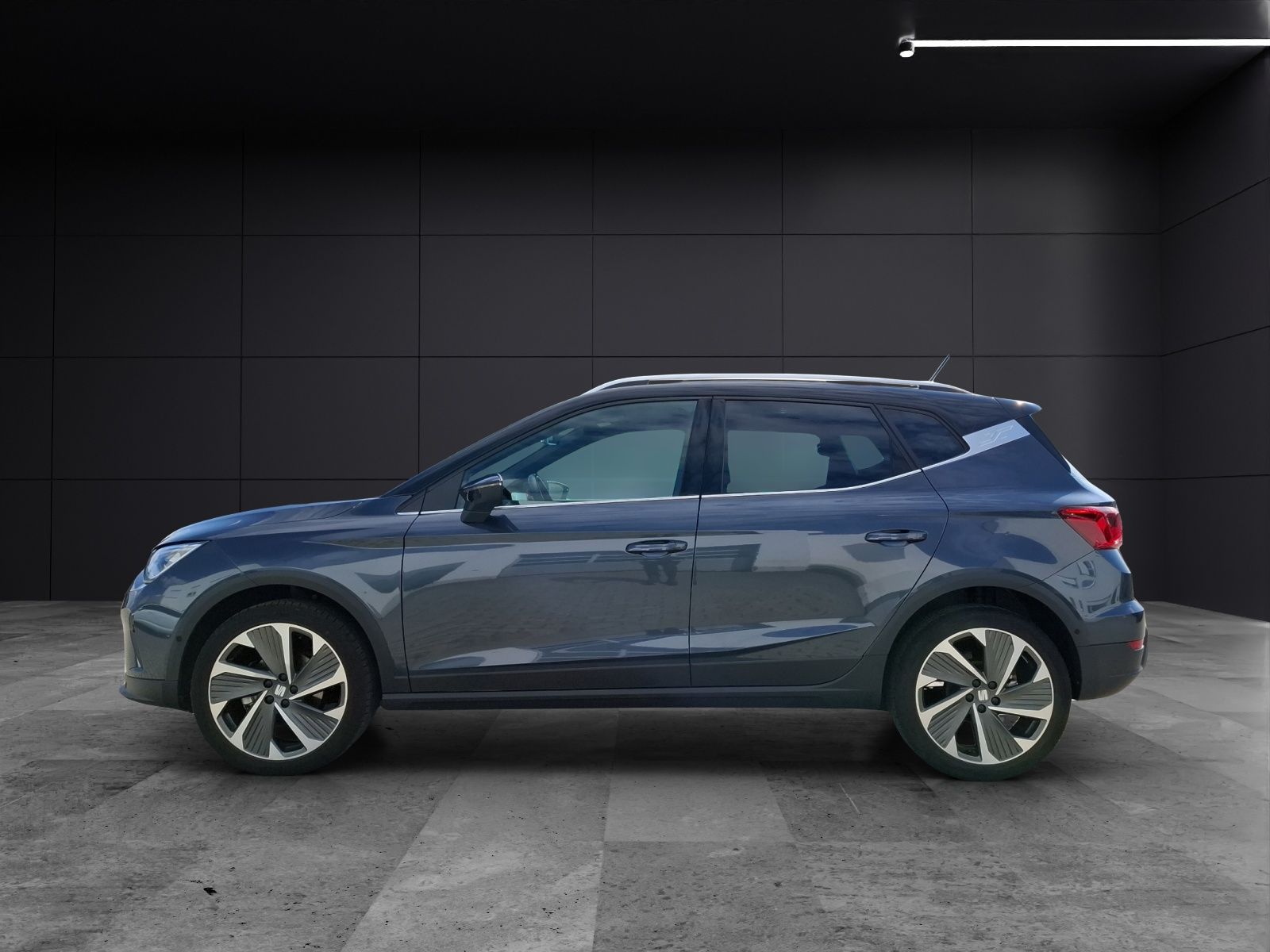 Fahrzeugabbildung SEAT Arona TSI FR-Line DSG LED Navi AID ACC RFK SH LM