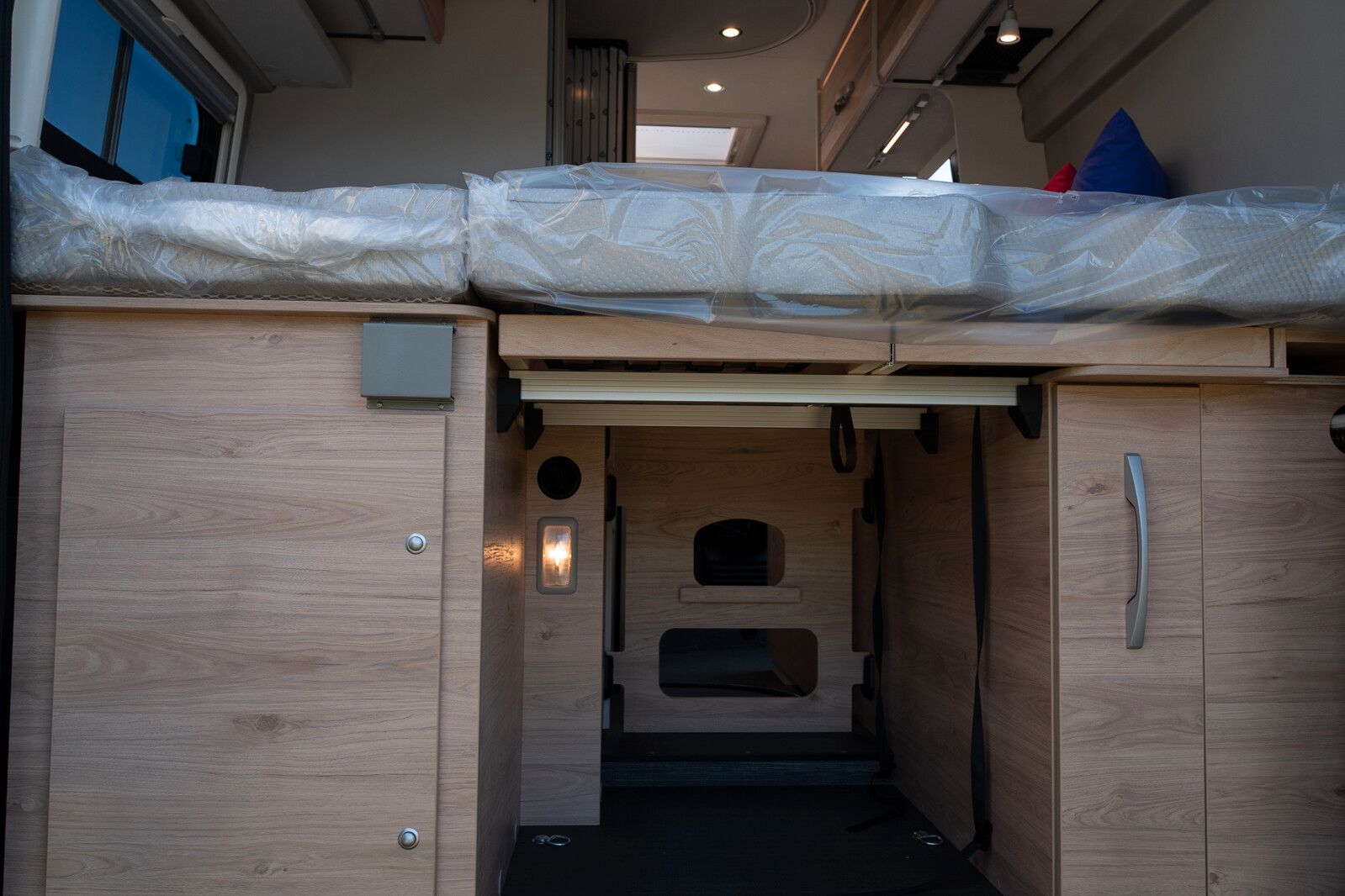 Fahrzeugabbildung Dethleffs Globetrail 540 DR Fiat Rahmenfenster, Markise