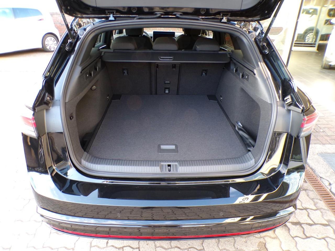 Volkswagen ID.7 TOURER PRO*210KW*ACC*CLIMA*LED*BLACK STYLE