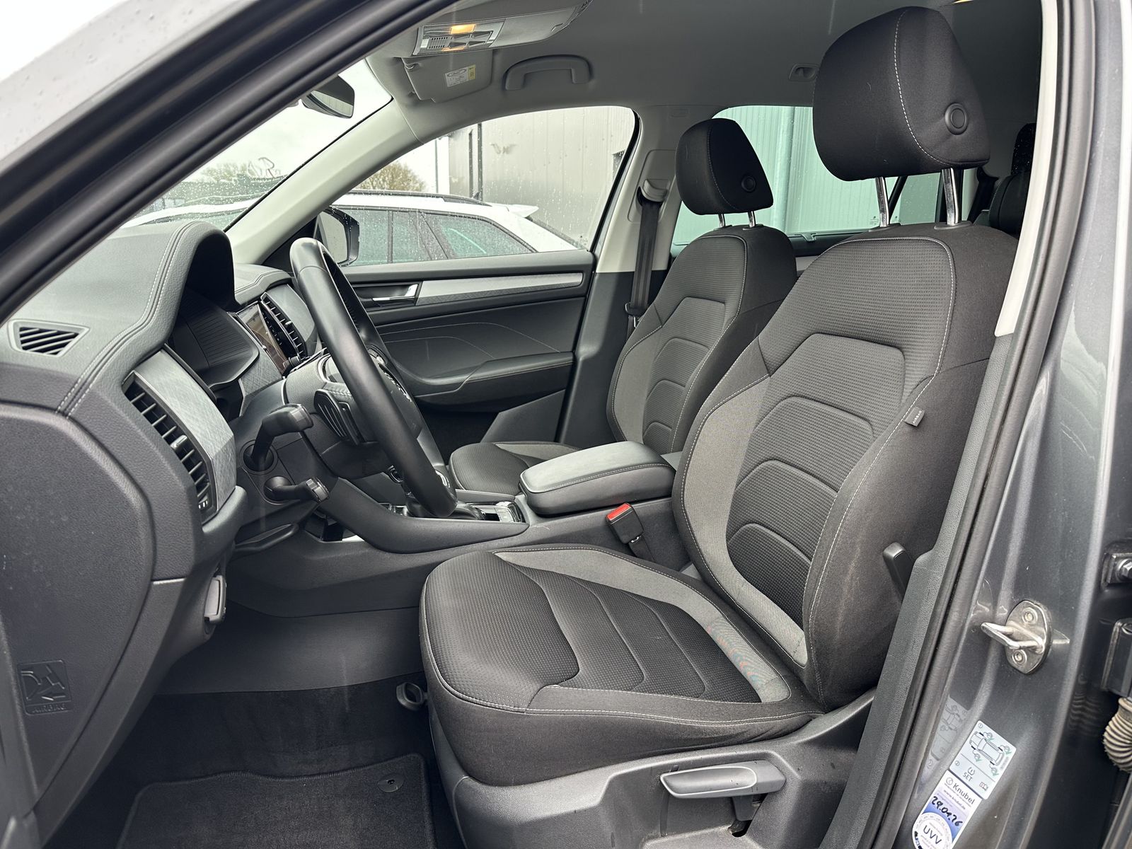 Fahrzeugabbildung SKODA Kodiaq 2.0 TDI DSG 4x4 7-Sitzer Tour NAV+LED+AHK