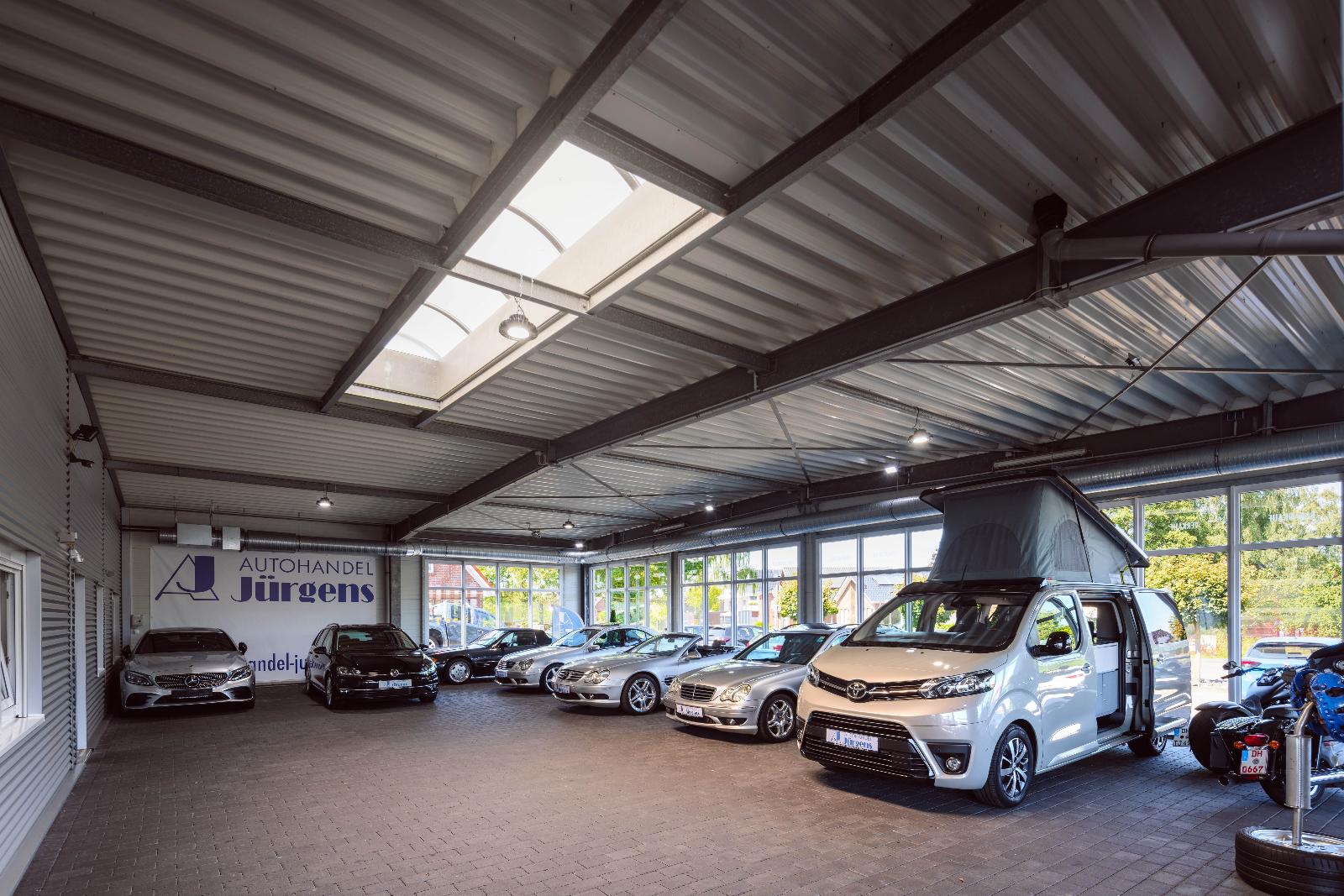 showroom-image-top