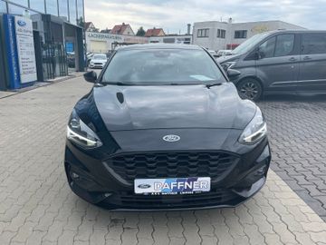 Fahrzeugabbildung Ford Focus Lim. ST-Line, LED, Winterpaket, Navi