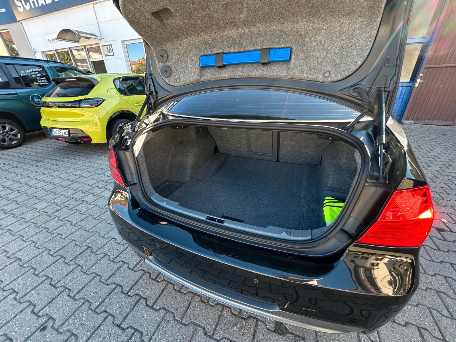 BMW 320i 2.0 170ch PACK M BVM Shadow line Sièges sport Toit ouvrant - 2EME MAIN
